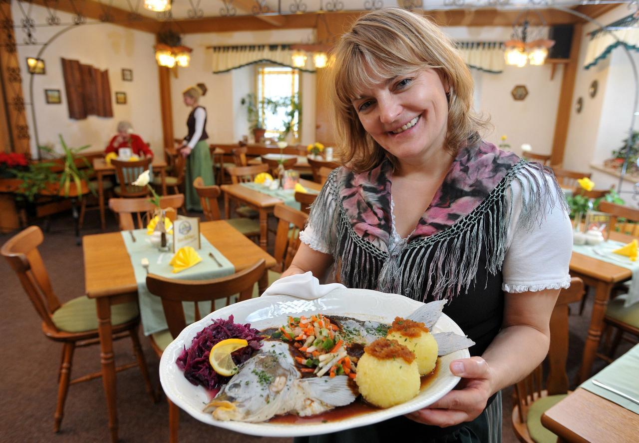 Hotel Gasthof Zum Walfisch Klingenthal Exterior foto
